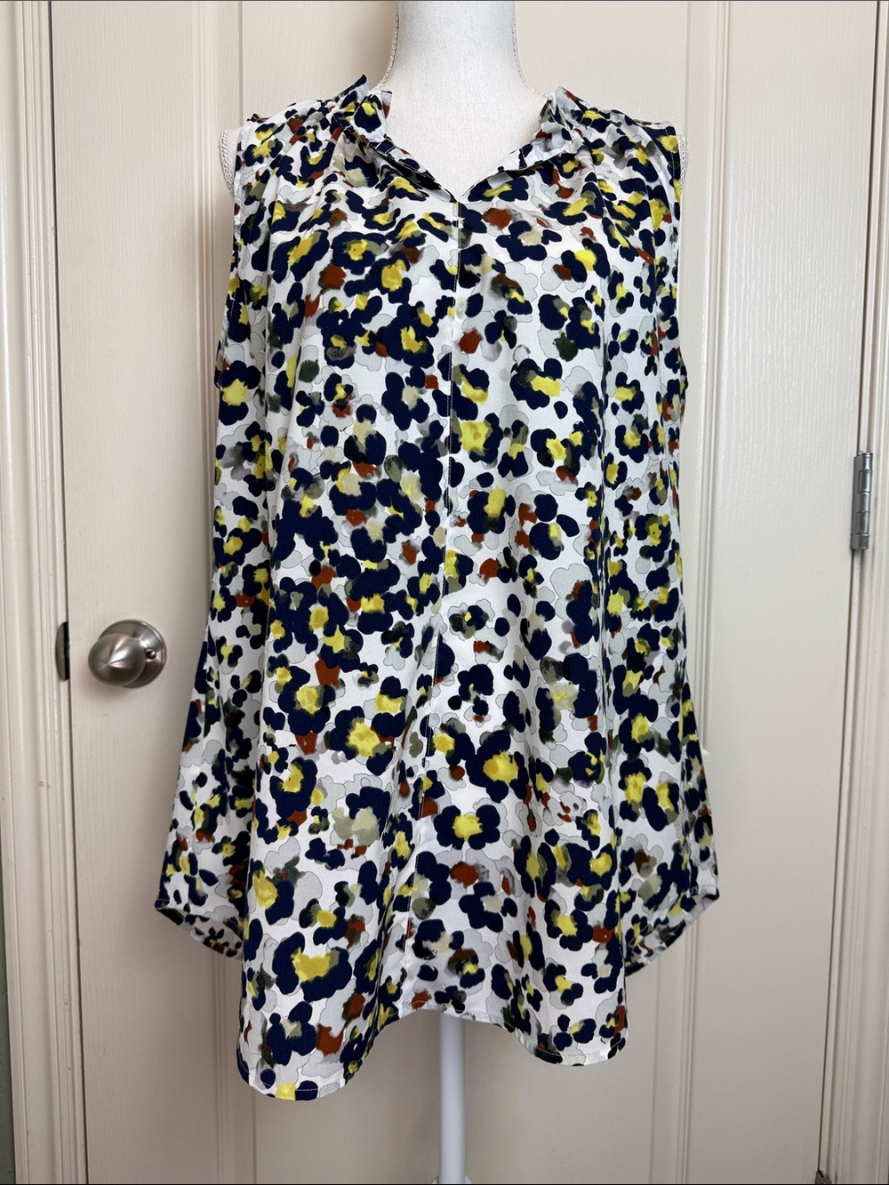 CAbi Sleeveless Floral Spot Tunic - White, Navy, Yellow, Rust sz XL